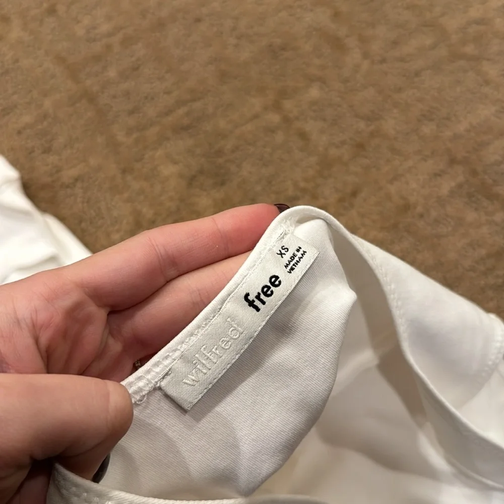 Aritzia White Scoop Neck Ribbed Bodysuit - Picture 4 of 5